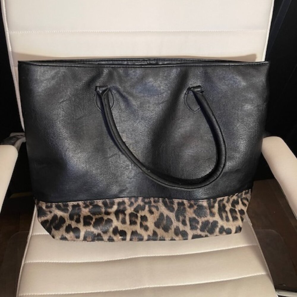 DSW Black and Leopard tote